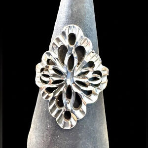 Antique Diamond-Cut Sterling Silver Filigree Ring (6.5)